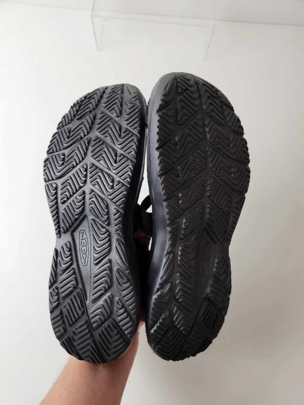 Keen Sandals Mens 8 Black Seanik H2 Bungee Cinch Toe Bumper Hiking Trekking